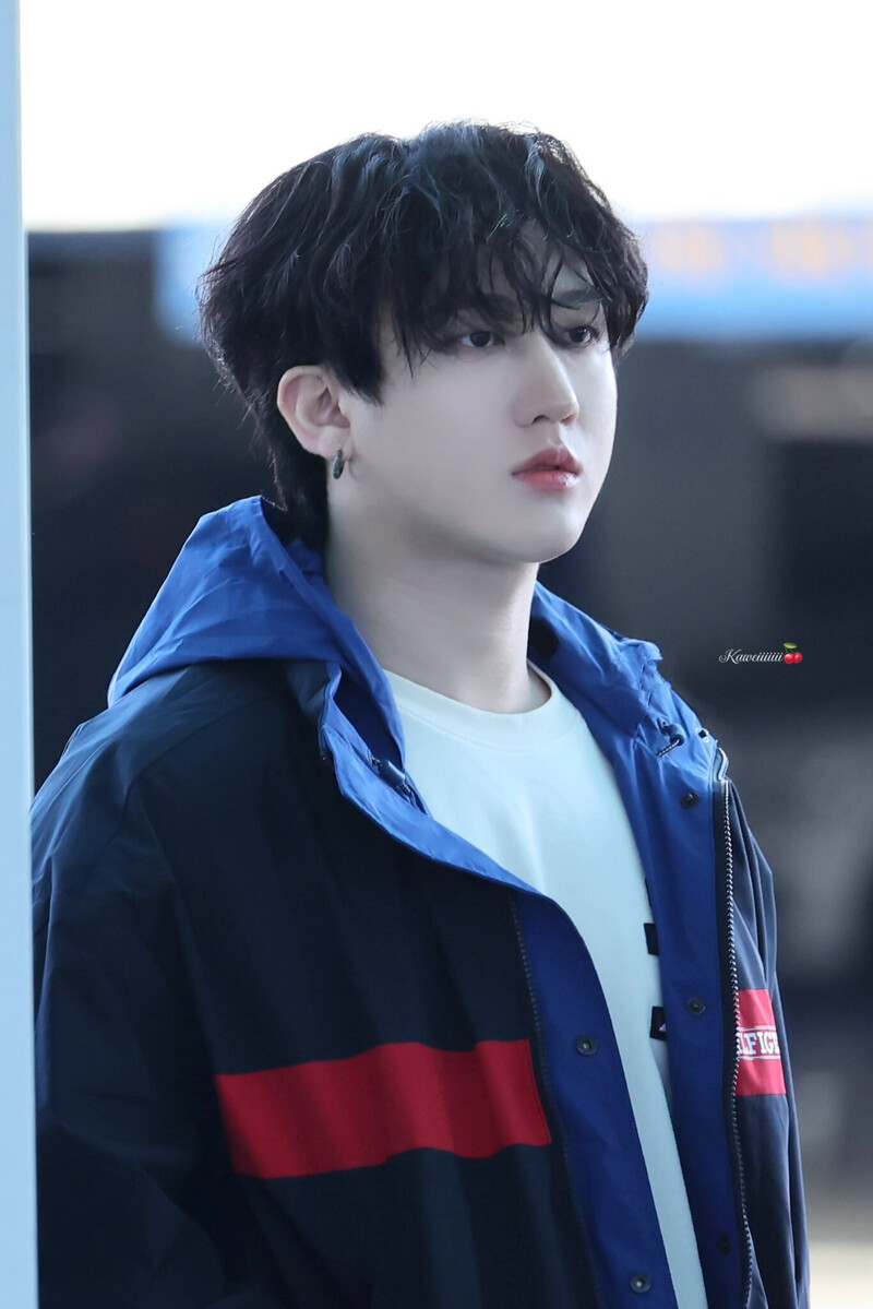 240503 StrayKids Changbin at Incheon International Airport documents 1