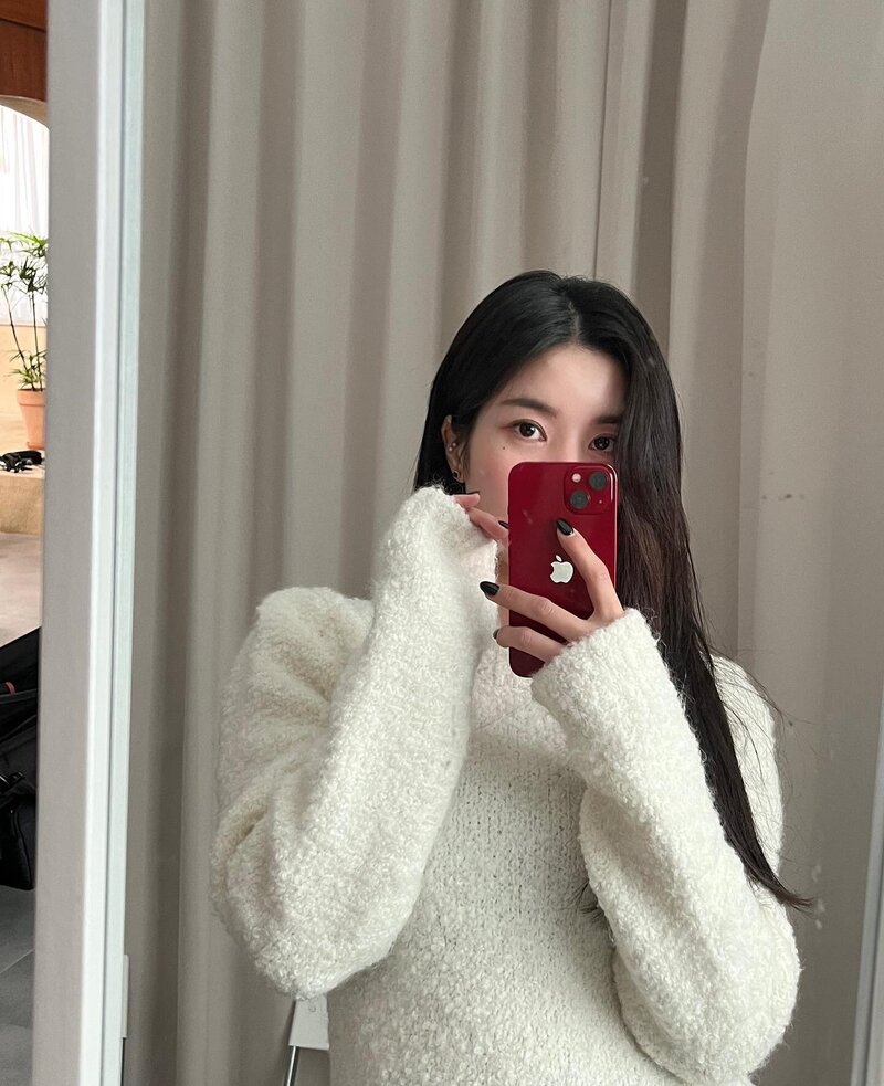 220119 Kwon Eunbi Instagram Update documents 4
