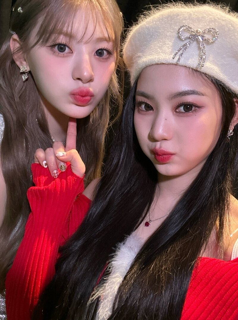 231226 STAYC Isa Twitter Update with Seeun documents 1