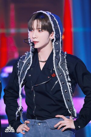 231216 ATEEZ Yeosang - 'Crazy Form' at Music Core