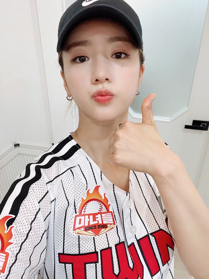 210529 Bomi Twitter Update (APINK) documents 2
