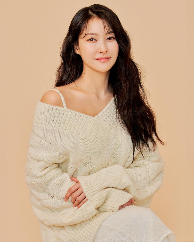 Park Gyuri 2024 profile photos documents 4