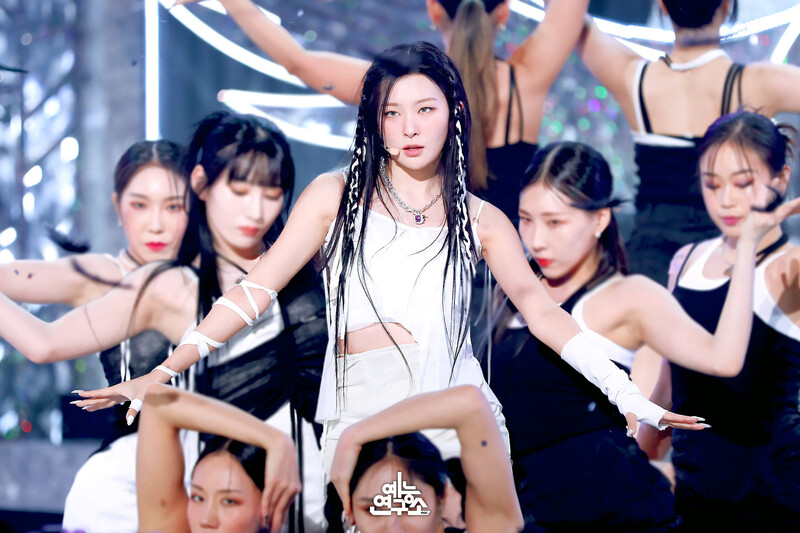 221008 Red Velvet Seulgi - '28 Reasons' at Music Core documents 5