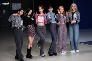 220413 MBC Naver Post - Dreamcatcher at Weekly Idol