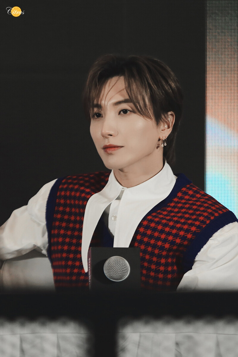 200105 Super Junior Leeteuk at 'Timeslip' Chengdu Fansign documents 15