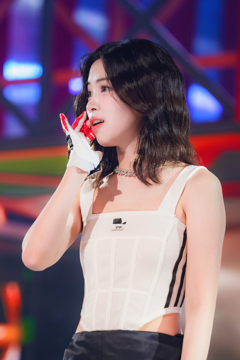 230806 ITZY Ryujin - ‘CAKE’ at Inkigayo documents 6