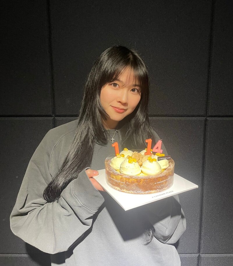 240114 - eite Instagram Update: YUISA's Birthday documents 2