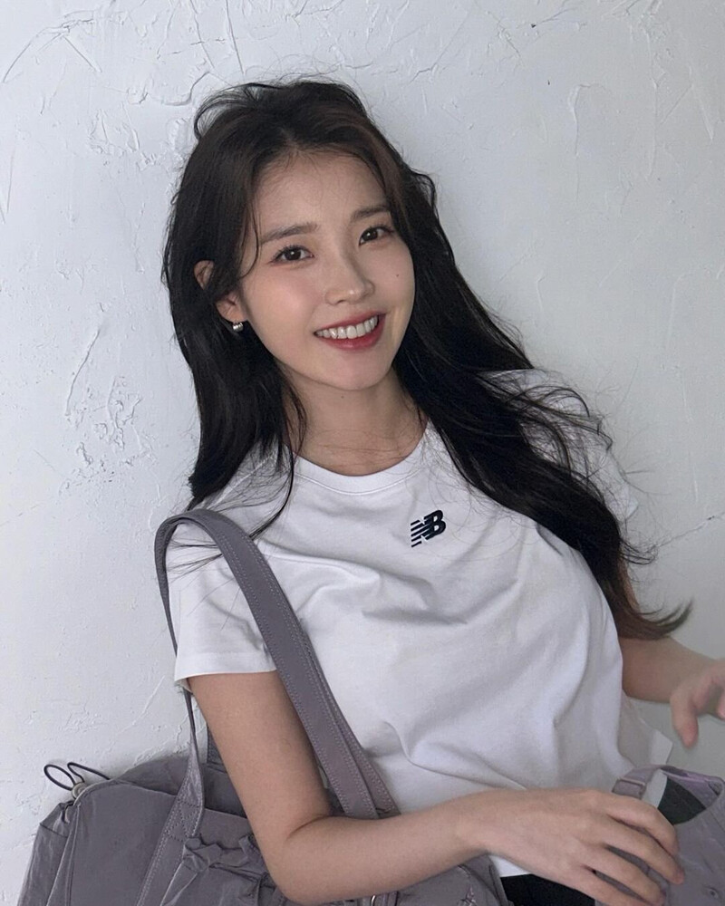 240524 IU Instagram update documents 4