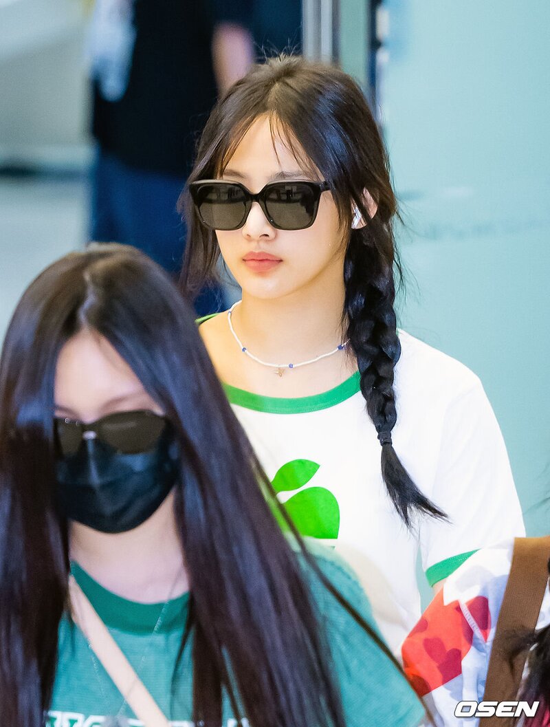 240707 New Jeans Minji at Gimpo International Airport documents 5