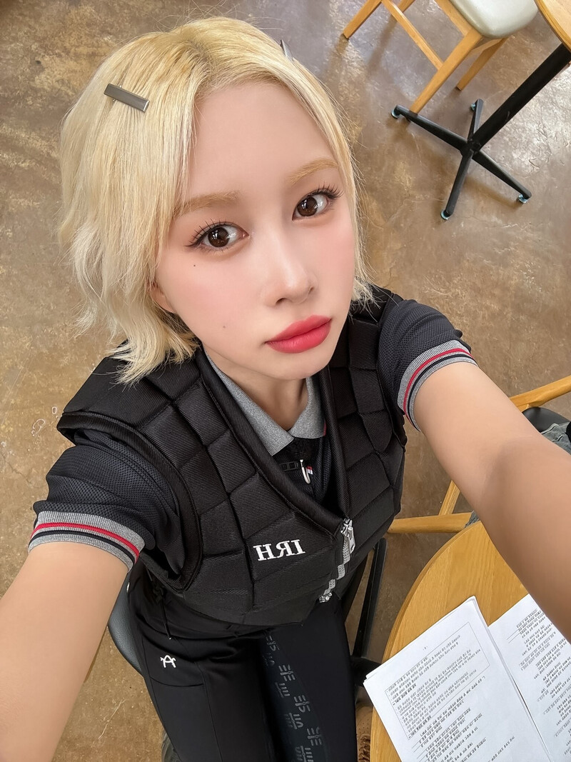 241004 - WJSN Twitter Update with Dayoung documents 2