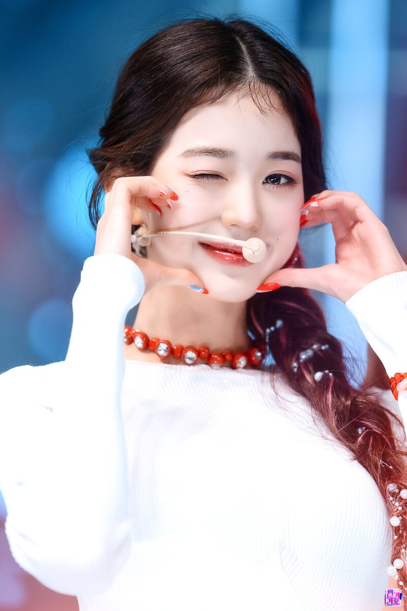 220904 IVE Wonyoung - 'After LIKE' at Inkigayo documents 11