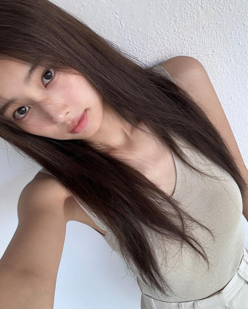 240714 Kang Hyewon Instagram Update documents 1