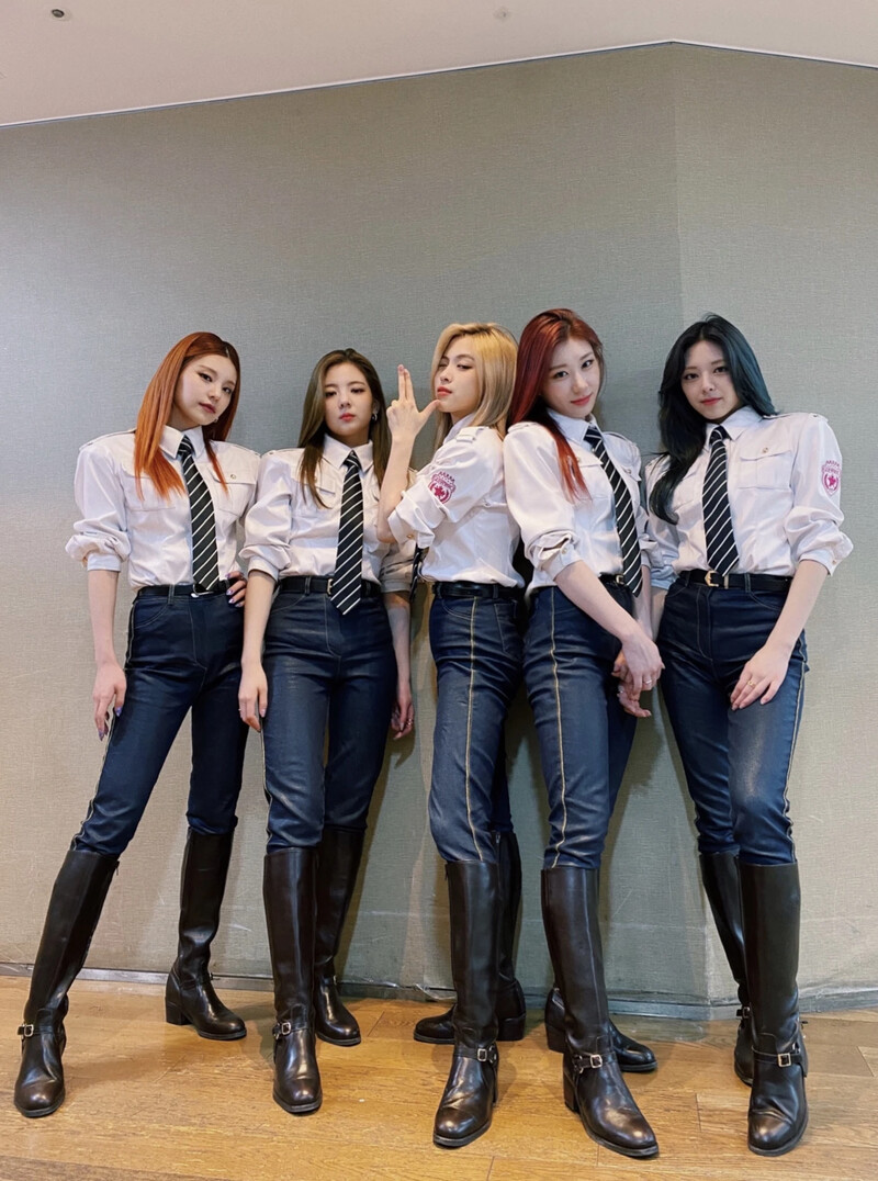 210520 ITZY Twitter Update documents 2