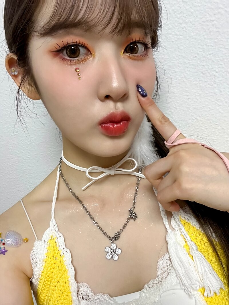 220818 Hi-Up Naver Post - 'BEAUTIFUL MONSTER' Music Show Selca Collection #1 documents 3