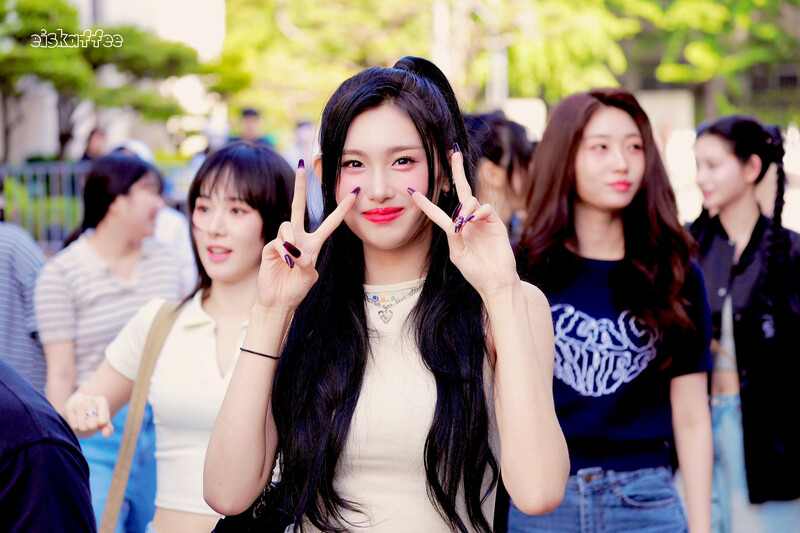 240621 EVERGLOW Aisha - Music Bank Commute documents 3