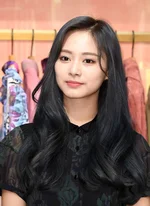 191011 TWICE Tzuyu at Coach store opening event in Gangnam