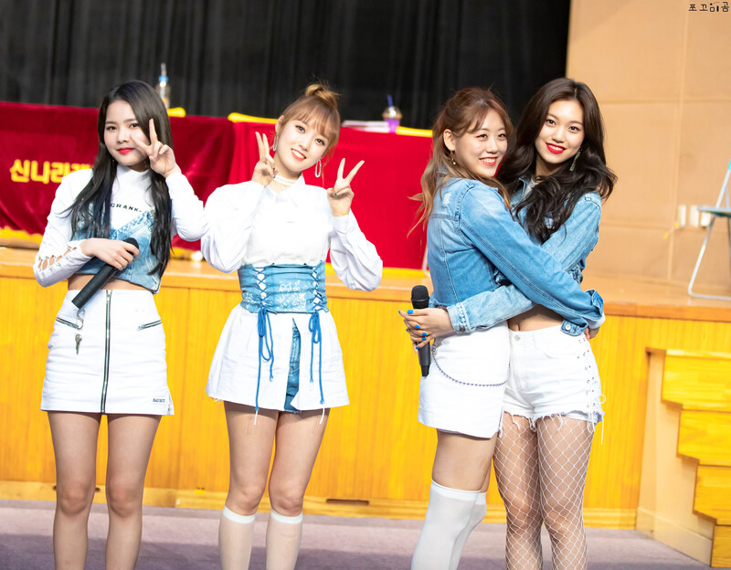 181125 Weki Meki at Busan 'KISS, KICKS' Fansign documents 1