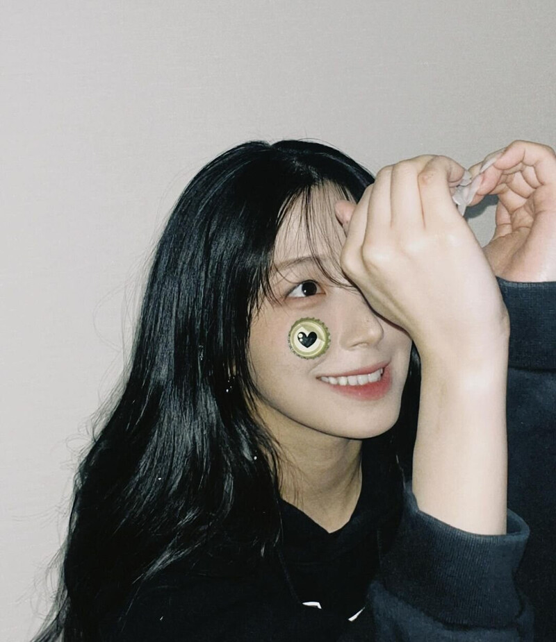 240521 fromis_9 Jiheon Instagram Update documents 3