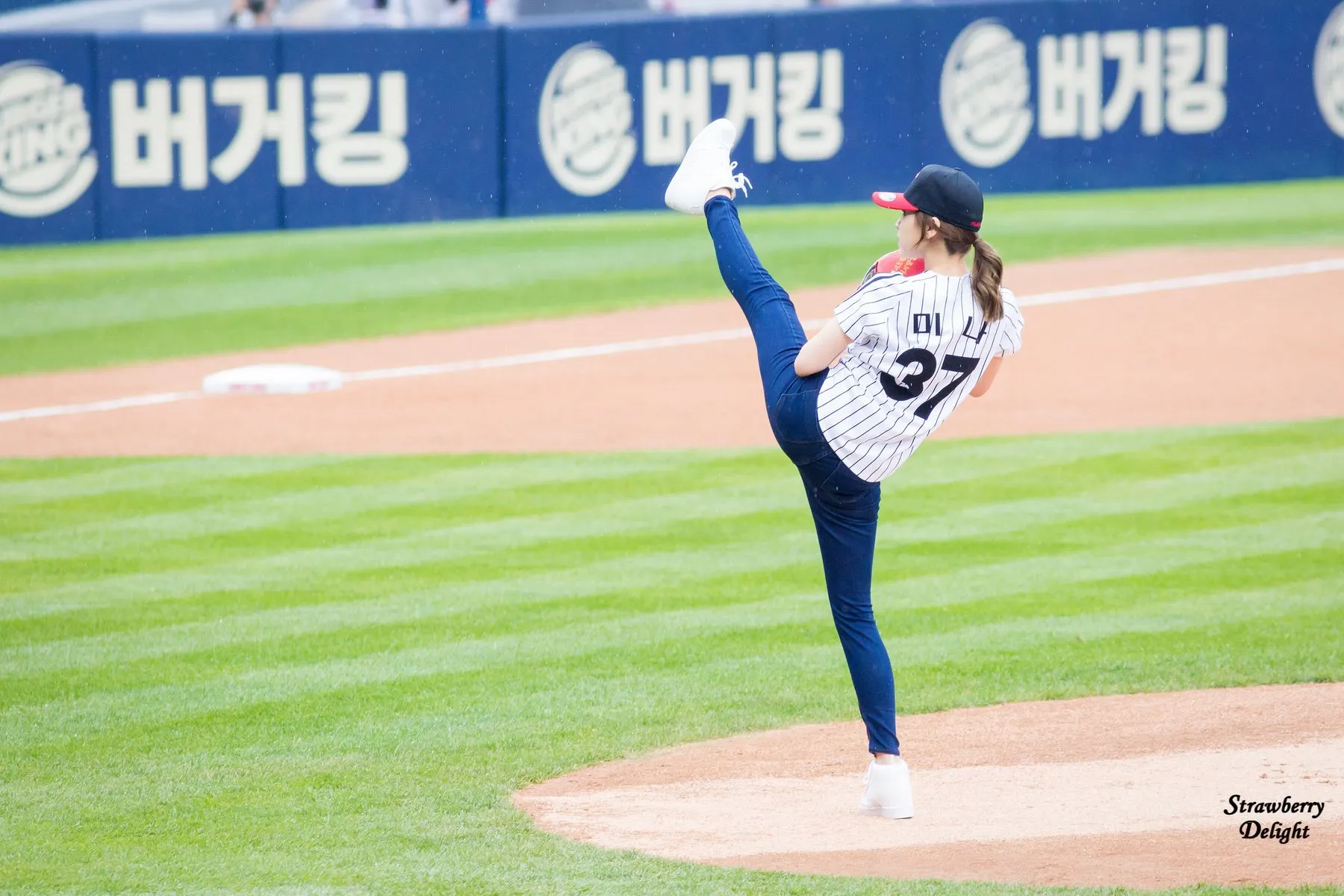 FY MINA! — 160402 LG Twins Baseball Match © All-twice