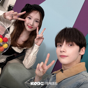 241119 - KODE Twitter Update with NAYEON n Huening Kai