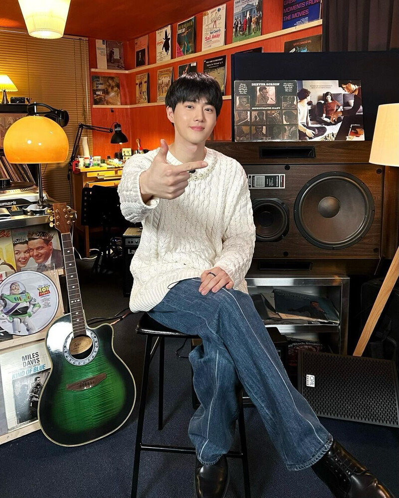 220407 Suho Instagram Update documents 4