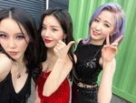 210313 evillqueena (Dancer) Instagram Update with IZ*ONE Eunbi & Hitomi