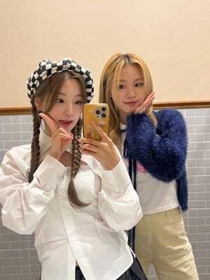 221113 Rocket Punch Twitter Update - Dahyun & Yeonhee