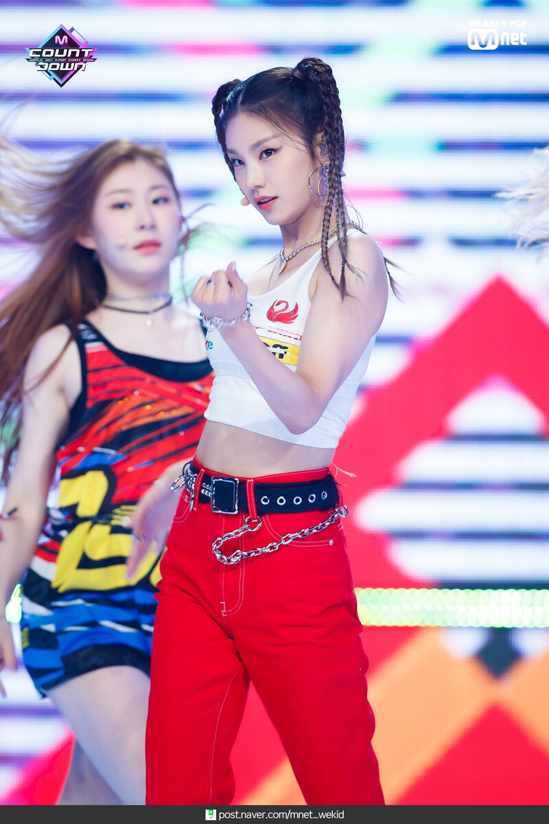 190808 ITZY - 'ICY' at M COUNTDOWN documents 9