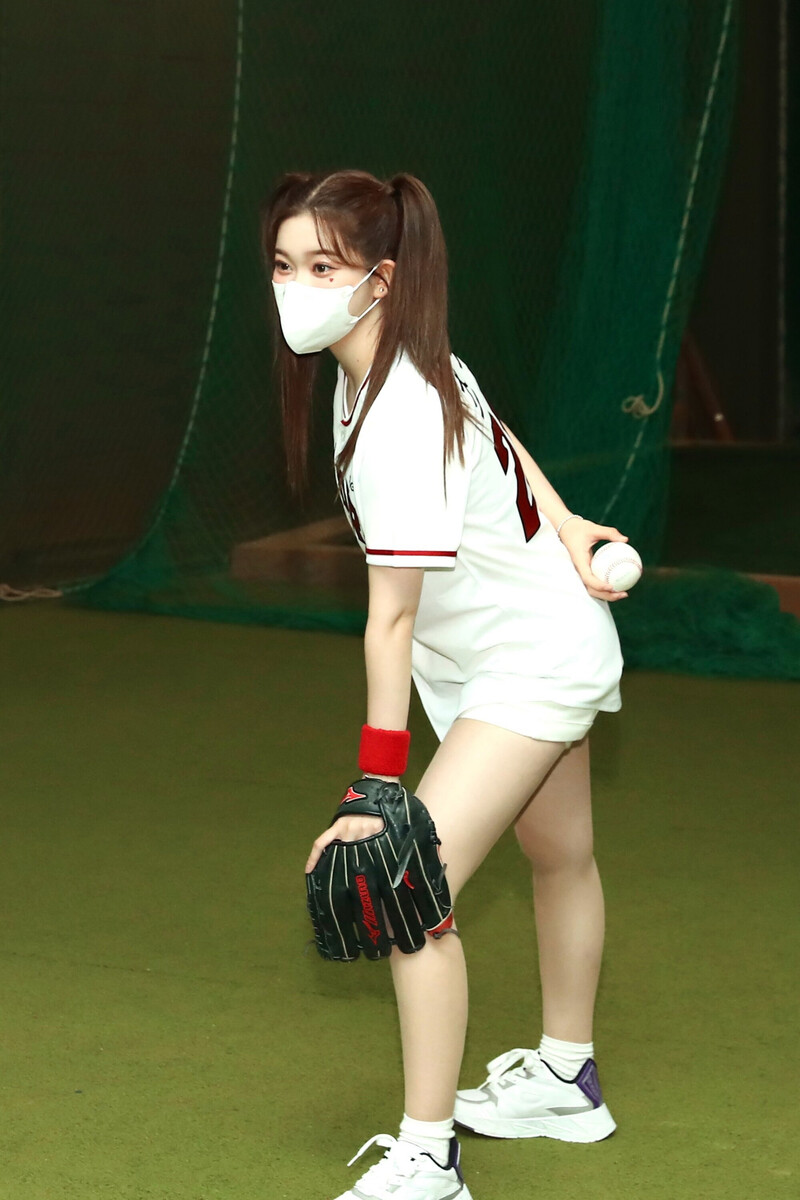 220527 Mystic Story Naver - Billlie - SSG Landers 1st Pitch documents 2