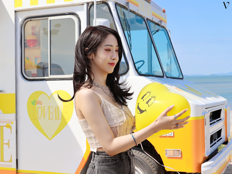 220727 BPM Naver - VIVIZ 'LOVEADE' Music Video Shoot documents 6