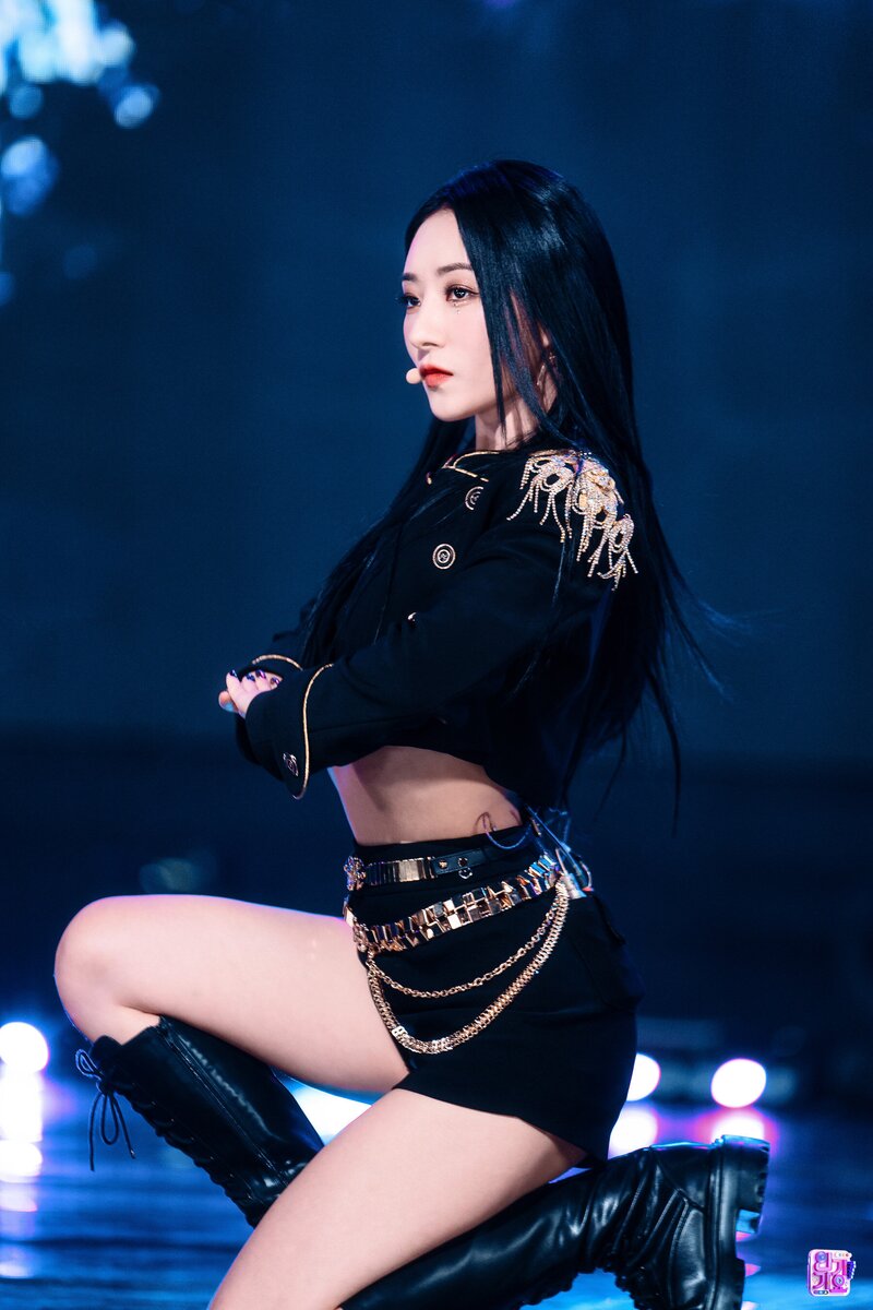 221006 Dreamcatcher SuA - 'VISION' at Inkigayo documents 6