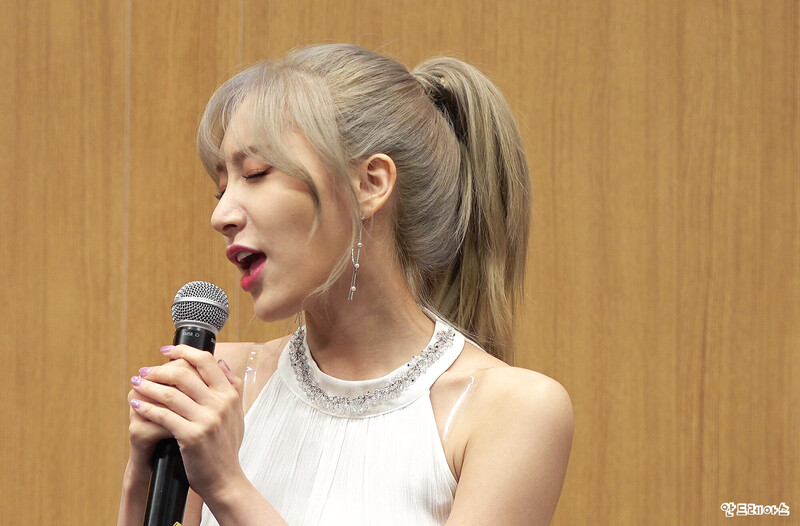 180826 Laboum Soyeon TCC Art Center Fansign documents 6