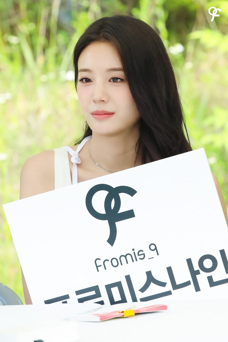 220731 fromis_9 Weverse - '15 Nights on Business Trip' documents 5