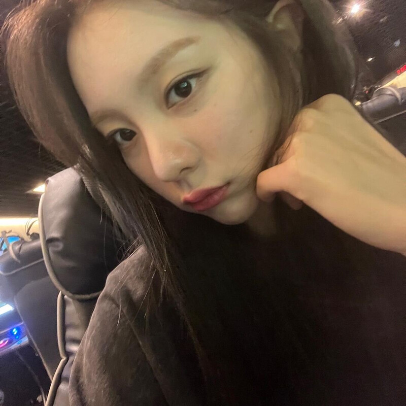 230627 YIYEON INSTAGRAM UPDATE documents 1