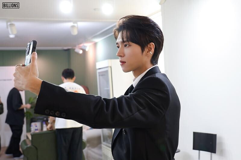 241025 - Naver - 2024 NAM WOO HYUN 4TH SOLO CONCERT <Arbor Day 4 - TREASUREWORLD>  Behind the scenes of the poster & MD shoot documents 9