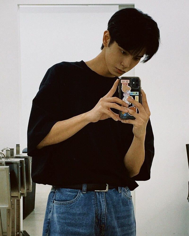 230707 - KYLER Instagram Update documents 1