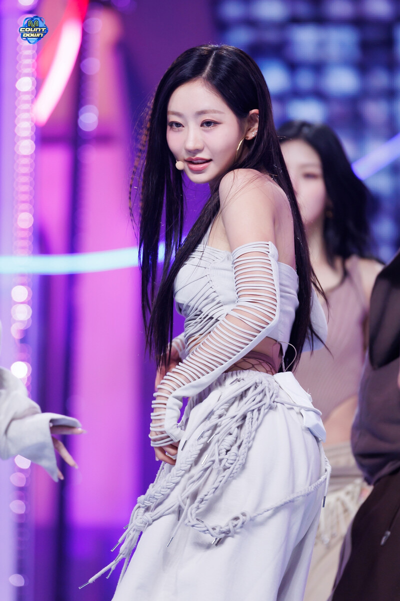 241017 KISS OF LIFE Julie - Get Loud at M Countdown documents 4