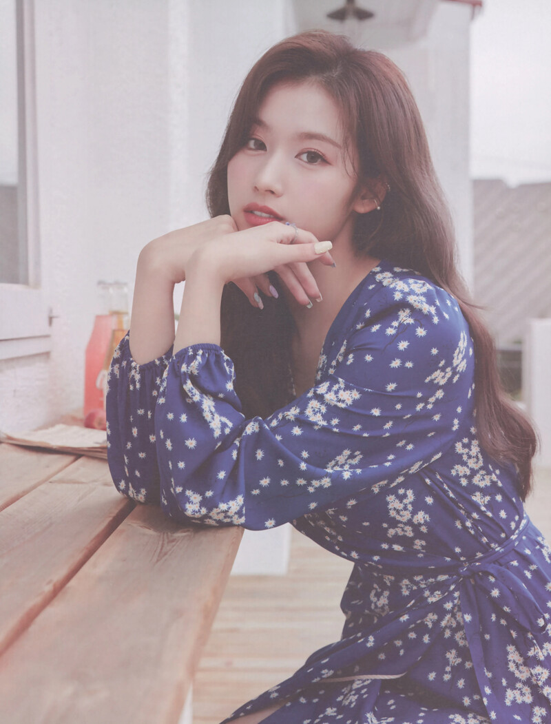 Yes, I am Sana 1st Photobook [SCANS] documents 29