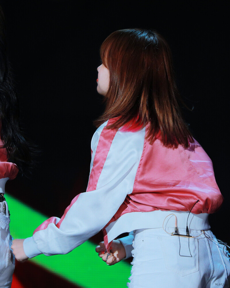 190501 Weki Meki Yoojung at Highfive Concert in Changwon documents 7