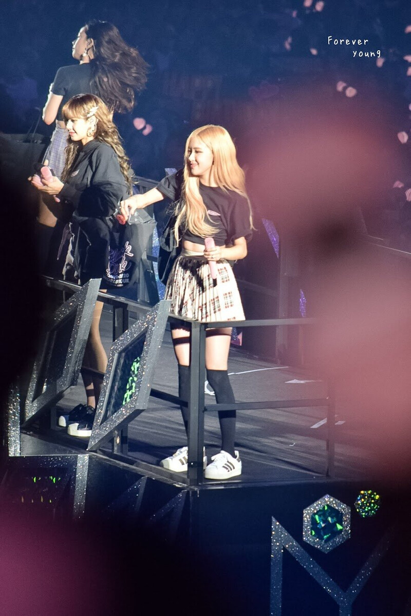 200105 BLACKPINK Rosé - 'In Your Area' World Tour in Osaka Day 2 documents 5