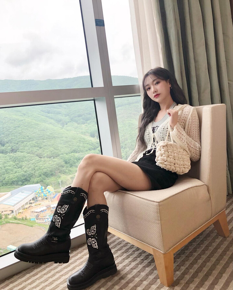 210703 Lovelyz Sujeong Instagram Update documents 2