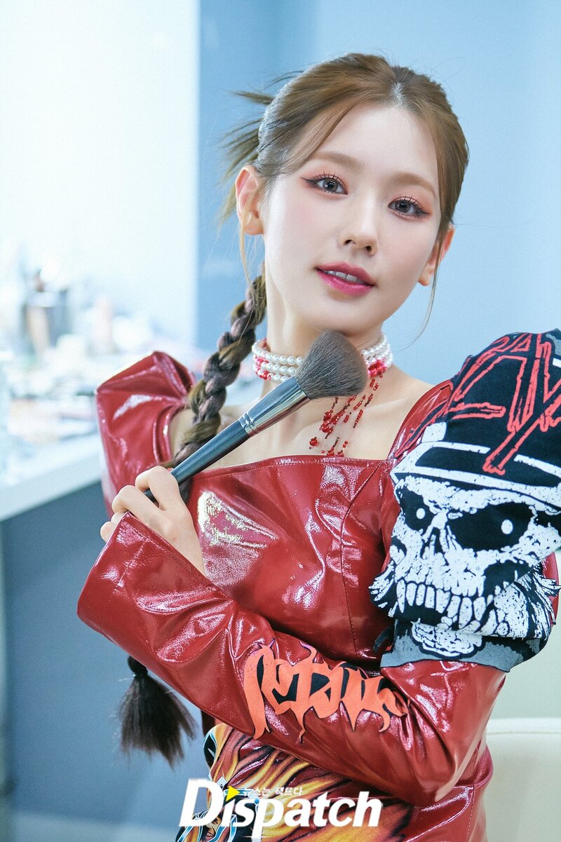 220321 (G)I-DLE Miyeon "I NEVER DIE" Showcase Waiting Room by Dispatch documents 4