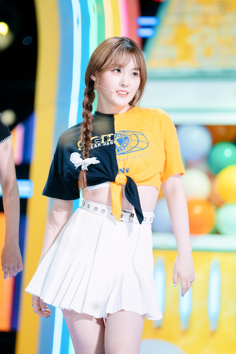 220703 Kep1er Chaehyun 'Up!' at Inkigayo documents 5