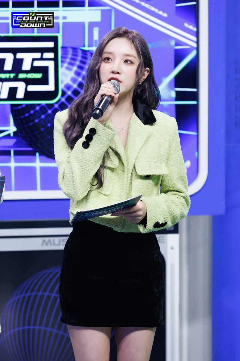 230202 M Countdown MC's (G)I-DLE Miyeon & Yuqi documents 4