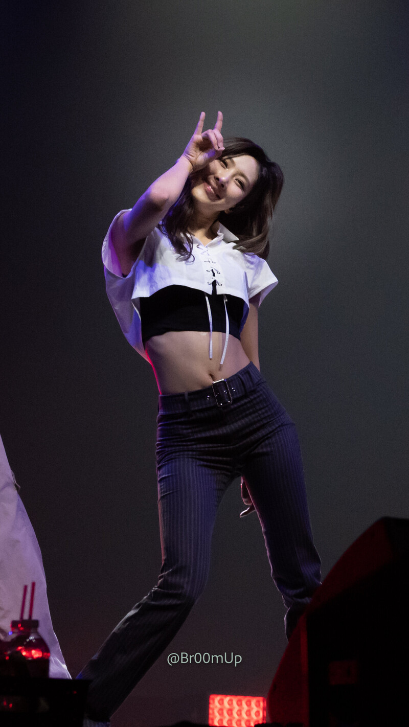 230315 Dreamcatcher Yoohyeon - ‘Reason : Makes Dreamcatcher’ in Irving documents 3