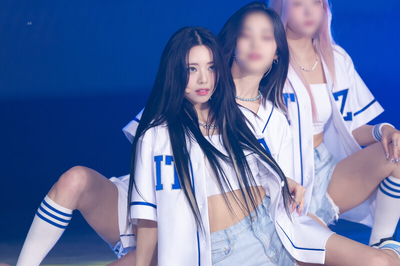 230731 ITZY Yuna - 'Kill My Doubt' Showcase documents 2