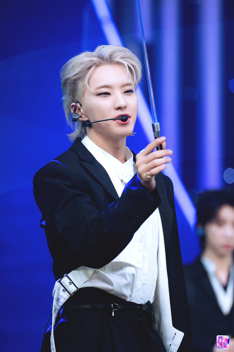 240505 SEVENTEEN Hoshi - 'MAESTRO' at Inkigayo documents 1