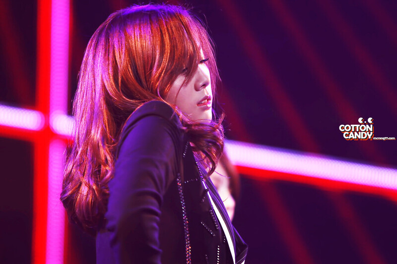 121021 Girls' Generation Taeyeon at GS& Concert documents 5