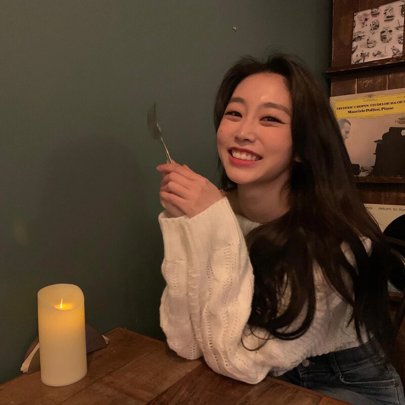 210324 Lovelyz Jisoo Instagram Update documents 6