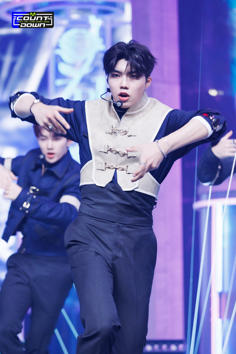 231109 ZEROBASEONE Gunwook - "Crush" and "Melting Point" at M Countdown documents 9